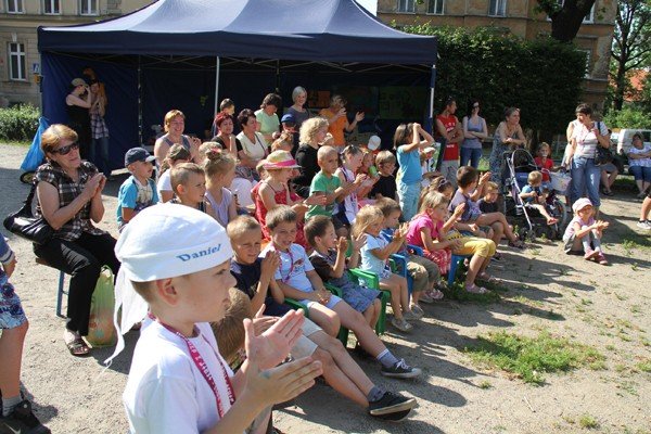 skok-w-blok-ucieczka-w-swiat-sztuki-i-teatru-34965