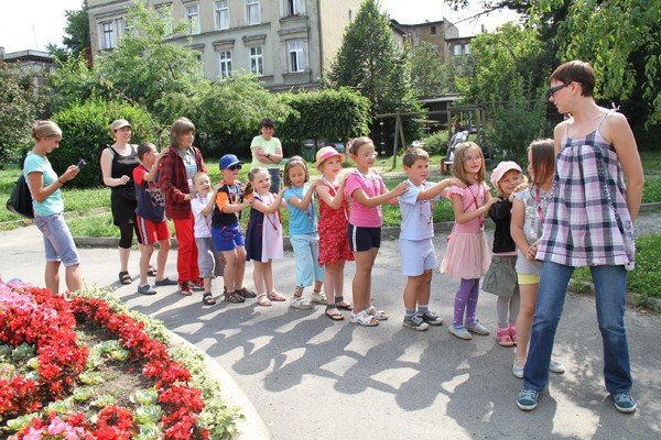 skok-w-blok-ucieczka-w-swiat-sztuki-i-teatru-34965