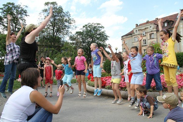 skok-w-blok-ucieczka-w-swiat-sztuki-i-teatru-34965
