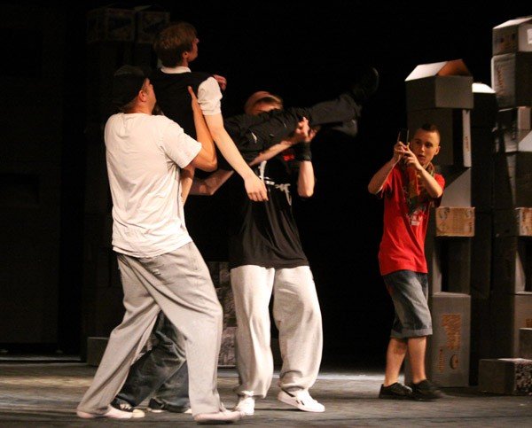 lato-w-teatrze-nie-przegap-pokazow-medioracji-35023