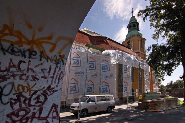 wymieniaja-dach-na-swiatyni-zbawiciela-35087