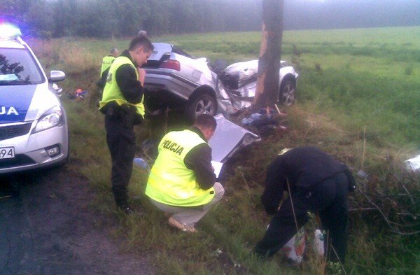 tragiczny-wypadek-pod-chmieleniem-dwie-osoby-nie-zyja-35093