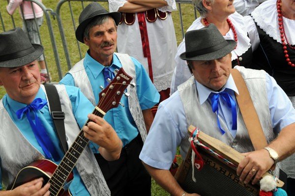 izerska-gala-folkloru-w-mirsku-pod-szczesliwa-trzynastka-35164