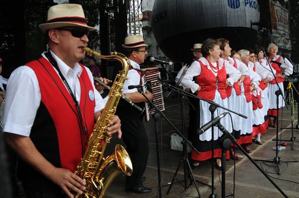 izerska-gala-folkloru-w-mirsku-pod-szczesliwa-trzynastka-35164
