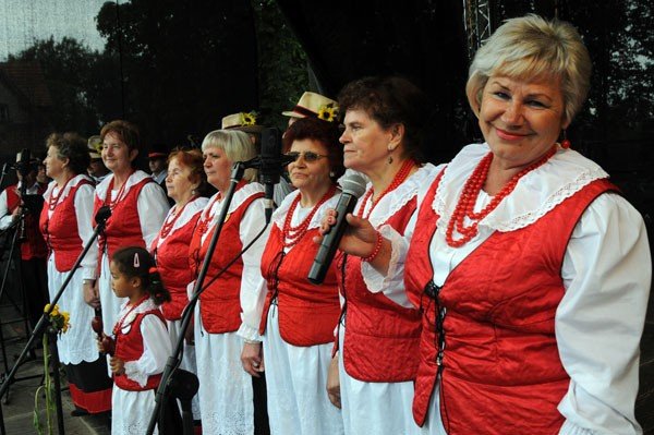 izerska-gala-folkloru-w-mirsku-pod-szczesliwa-trzynastka-35164