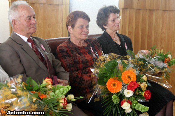 trwaja-przy-sobie-od-ponad-po-wieku-35228