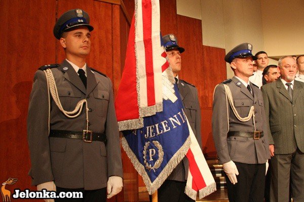 po-swiecie-policji-stu-policjantow-nagrodzonych-i-odznaczonych-35252