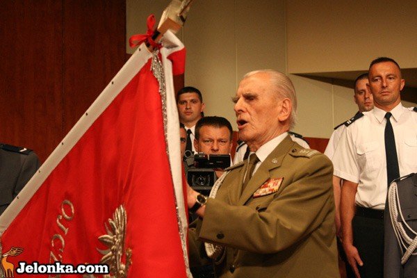 po-swiecie-policji-stu-policjantow-nagrodzonych-i-odznaczonych-35252