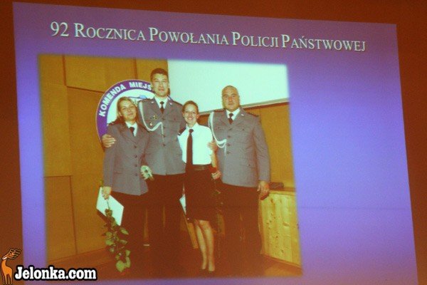 po-swiecie-policji-stu-policjantow-nagrodzonych-i-odznaczonych-35252