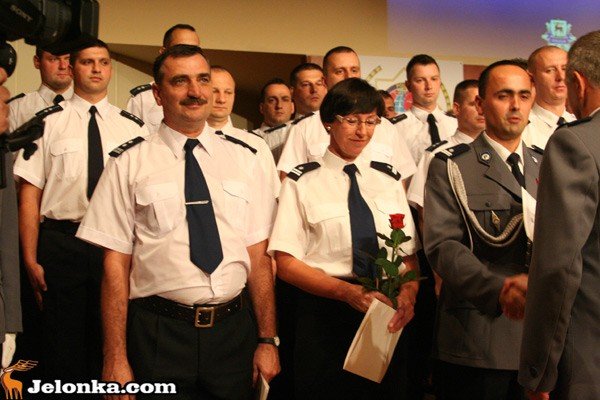 po-swiecie-policji-stu-policjantow-nagrodzonych-i-odznaczonych-35252