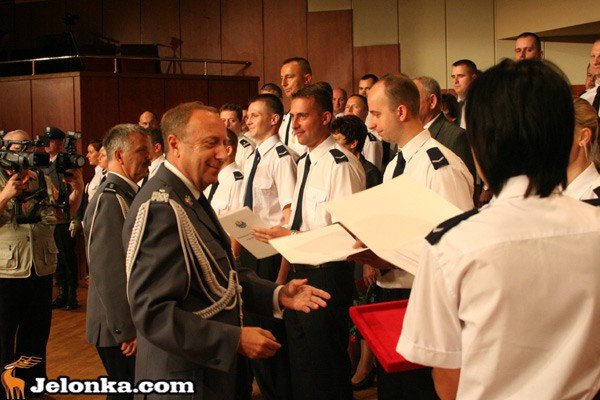 po-swiecie-policji-stu-policjantow-nagrodzonych-i-odznaczonych-35252