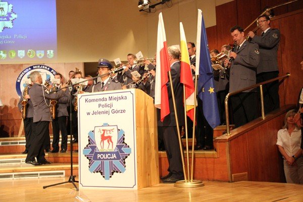 awanse-nagrody-medale-dla-strozow-prawa-35260