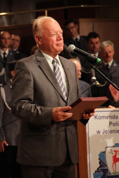 awanse-nagrody-medale-dla-strozow-prawa-35260