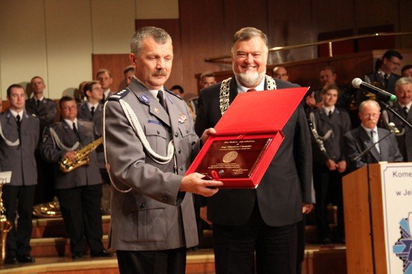 awanse-nagrody-medale-dla-strozow-prawa-35260