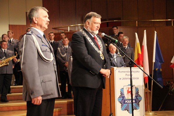 awanse-nagrody-medale-dla-strozow-prawa-35260