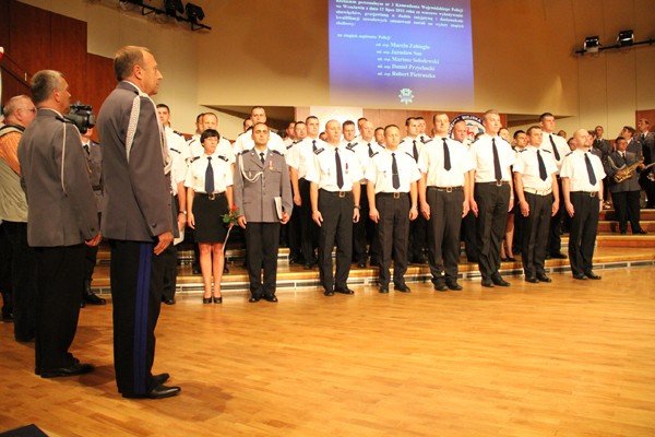 awanse-nagrody-medale-dla-strozow-prawa-35260