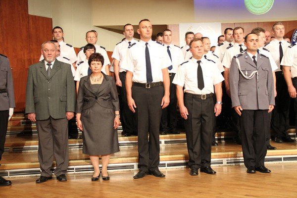awanse-nagrody-medale-dla-strozow-prawa-35260