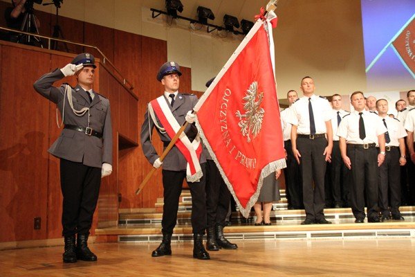 awanse-nagrody-medale-dla-strozow-prawa-35260