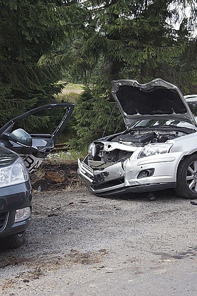 wypadek-w-jakuszycach-funkcjonariusze-s-c-w-ciezkim-stanie-35340