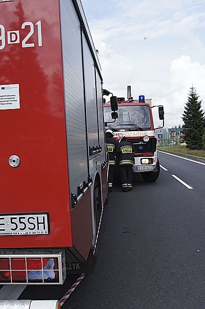 wypadek-w-jakuszycach-funkcjonariusze-s-c-w-ciezkim-stanie-35340