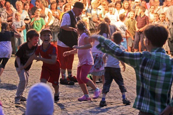 start-festiwalu-teatrow-wedrujacych-cyrk-i-refleksja-na-poczatek-35365