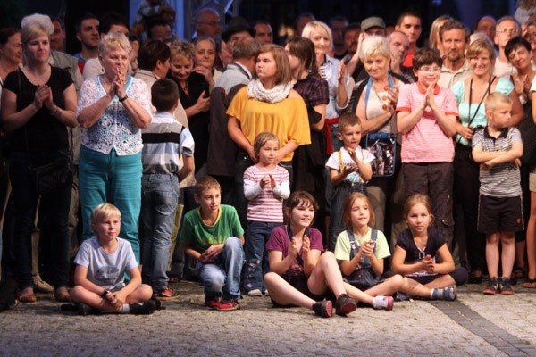 start-festiwalu-teatrow-wedrujacych-cyrk-i-refleksja-na-poczatek-35365