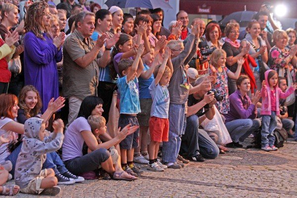 start-festiwalu-teatrow-wedrujacych-cyrk-i-refleksja-na-poczatek-35365