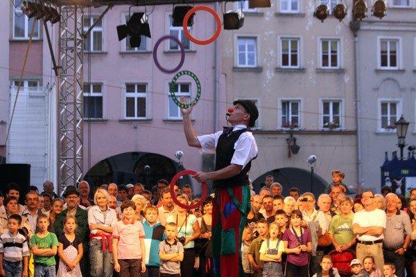start-festiwalu-teatrow-wedrujacych-cyrk-i-refleksja-na-poczatek-35365