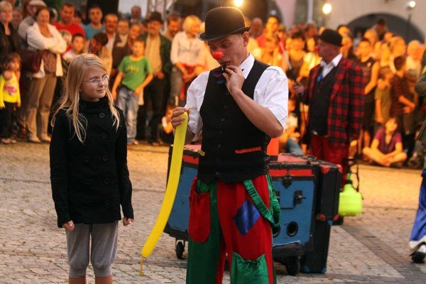 start-festiwalu-teatrow-wedrujacych-cyrk-i-refleksja-na-poczatek-35365