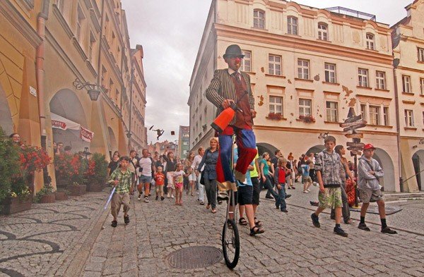 start-festiwalu-teatrow-wedrujacych-cyrk-i-refleksja-na-poczatek-35365