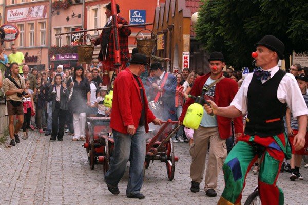 start-festiwalu-teatrow-wedrujacych-cyrk-i-refleksja-na-poczatek-35365