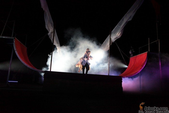 o-zywiole-natury-w-ulicznym-teatrze-tanca-35373