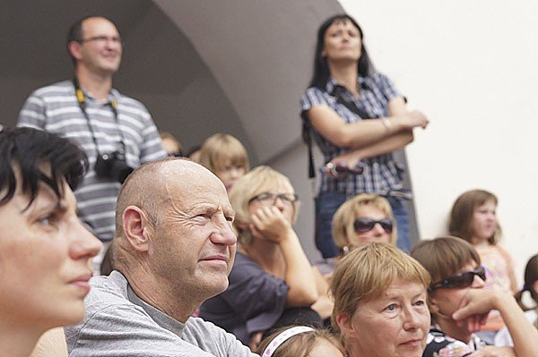 port-magiczny-i-zapomniani-podrozni-trwa-teatralne-wedrowanie-35374