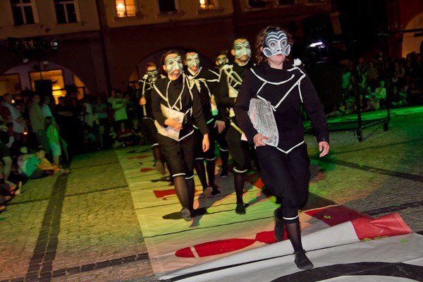 kalejdoskop-obrazow-swiate-i-dzwiekow-sobotni-wieczor-teatralny-35384