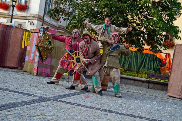 kalejdoskop-obrazow-swiate-i-dzwiekow-sobotni-wieczor-teatralny-35384