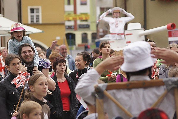 o-osmej-na-arce-a-potem-kolejna-inwazja-trzeci-dzien-festiwalu-teatrow-35387
