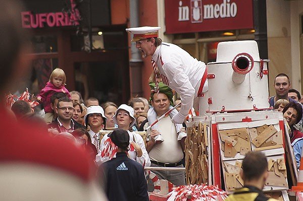 o-osmej-na-arce-a-potem-kolejna-inwazja-trzeci-dzien-festiwalu-teatrow-35387
