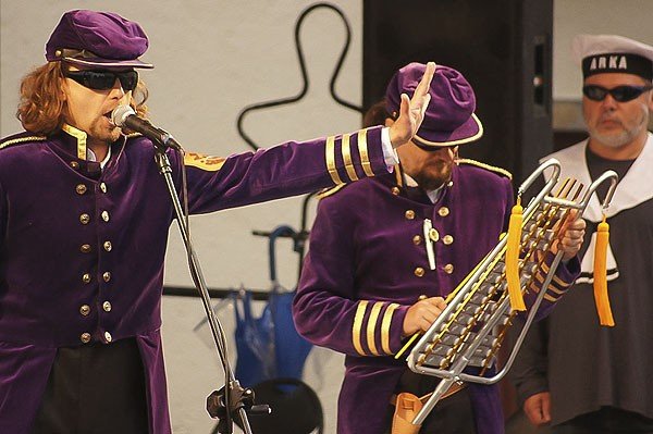 o-osmej-na-arce-a-potem-kolejna-inwazja-trzeci-dzien-festiwalu-teatrow-35387