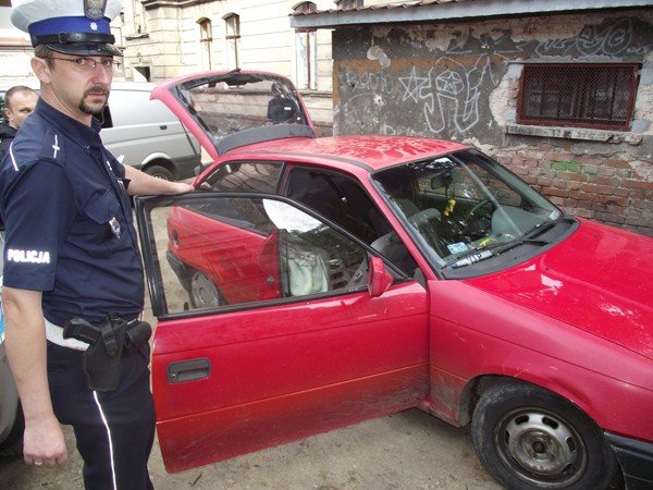 zodziej-kratek-kanalizacyjnych-w-rekach-policji-35398