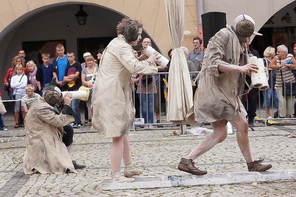 niezwyky-ogrod-zachwyci-publike-teatry-na-finiszu-35402