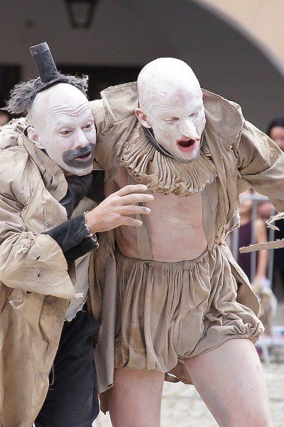 niezwyky-ogrod-zachwyci-publike-teatry-na-finiszu-35402