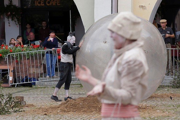 niezwyky-ogrod-zachwyci-publike-teatry-na-finiszu-35402