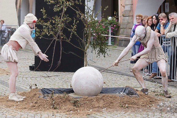 niezwyky-ogrod-zachwyci-publike-teatry-na-finiszu-35402