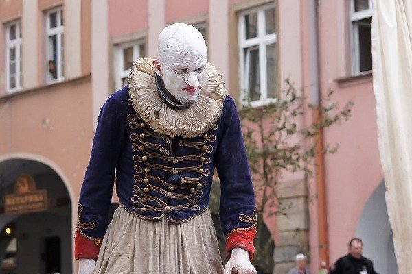 niezwyky-ogrod-zachwyci-publike-teatry-na-finiszu-35402