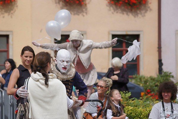 niezwyky-ogrod-zachwyci-publike-teatry-na-finiszu-35402