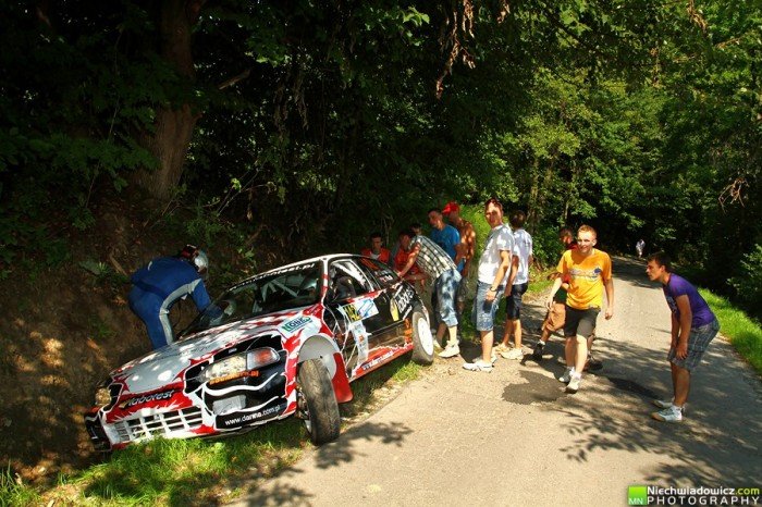 rajd-rzeszowski-wypadli-z-drogi-foto-video-35452