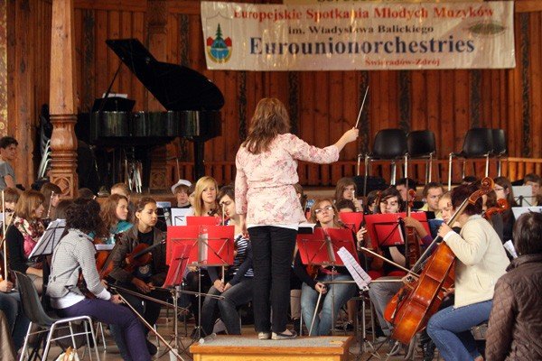 modzi-muzycy-koncertuja-w-swieradowiezdroju-35463
