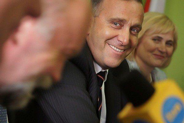 oficjaom-stao-sie-zadosc-po-konferencji-w-biurze-po-35469