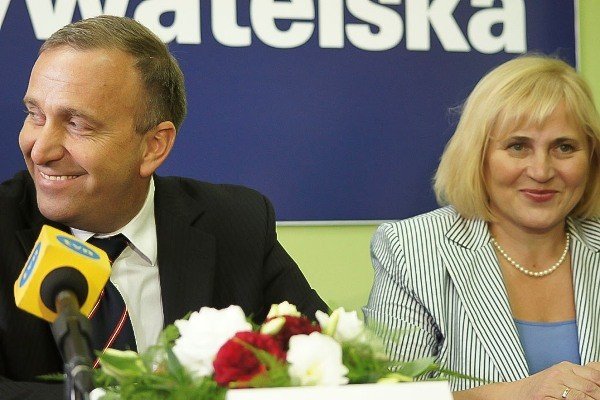 oficjaom-stao-sie-zadosc-po-konferencji-w-biurze-po-35469