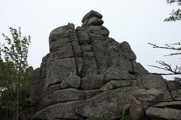 popularne-grupy-skalne-w-karkonoszach-beda-wyczyszczone-35526